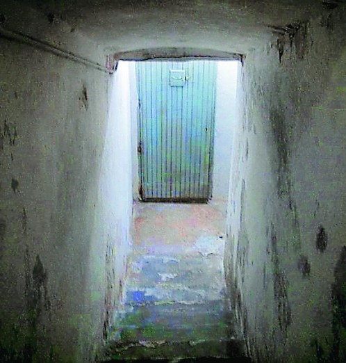 Resultado de imagen de Checa del Círculo Socialista Latina-Inclusa situada en la casa-palacio del duque del Infantado